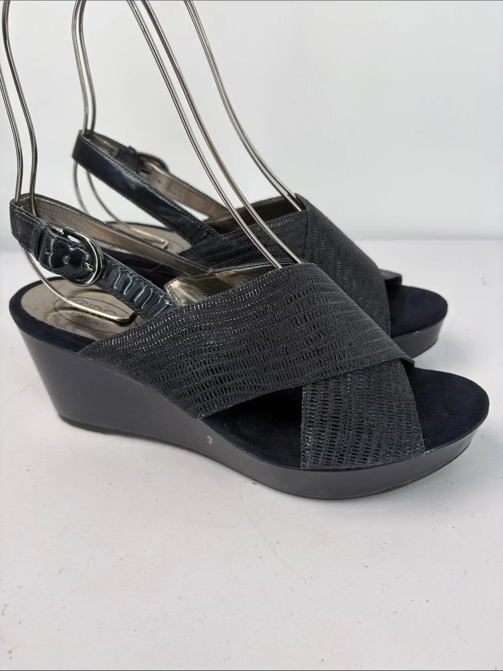 🦢 Circa Cross-Strap navy Slingback Wedge Sandals